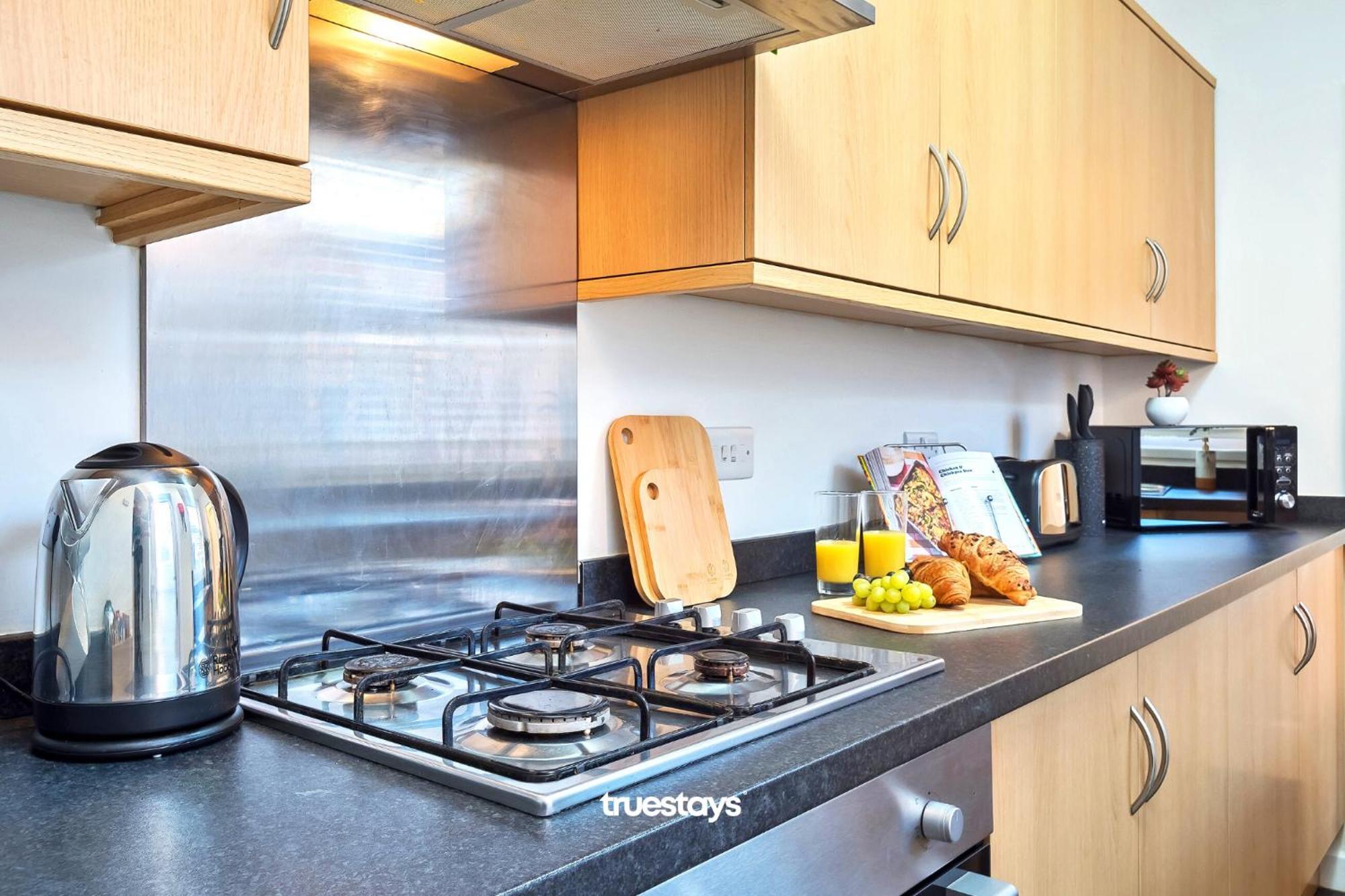 Nursery House By Truestays - 3 Bedroom House In Stoke-On-Trent מראה חיצוני תמונה