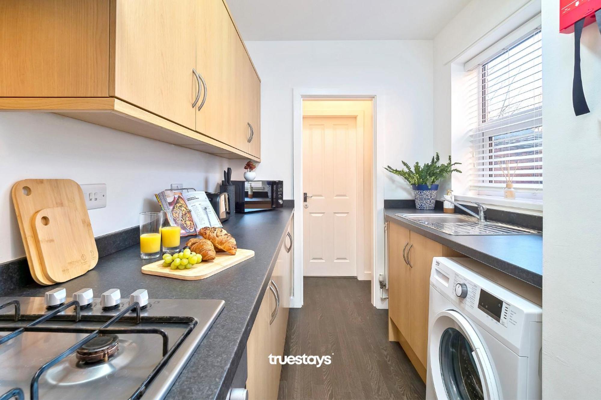 Nursery House By Truestays - 3 Bedroom House In Stoke-On-Trent מראה חיצוני תמונה