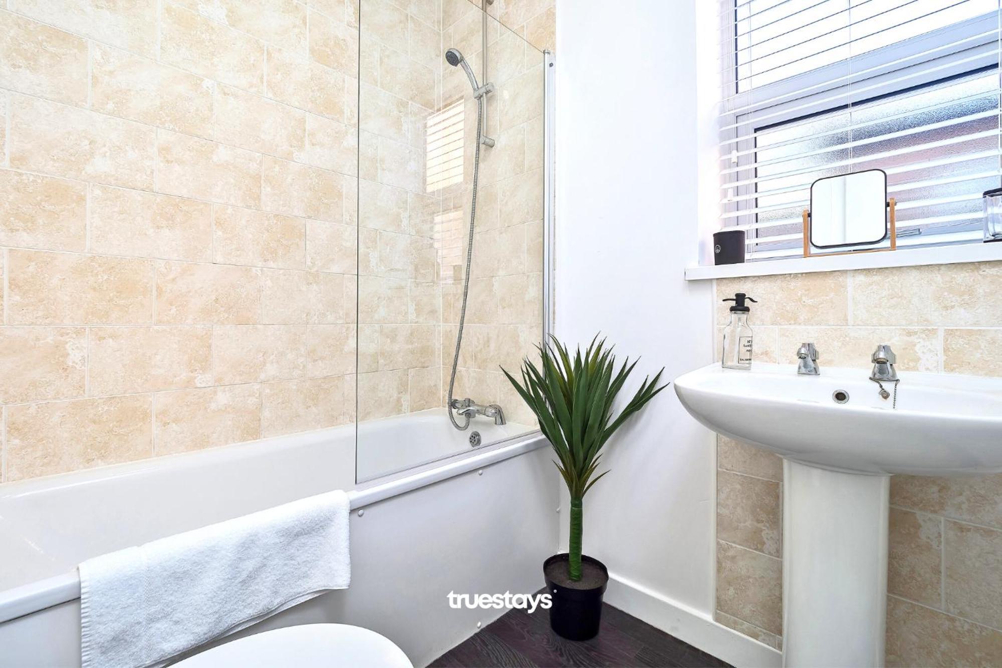 Nursery House By Truestays - 3 Bedroom House In Stoke-On-Trent מראה חיצוני תמונה