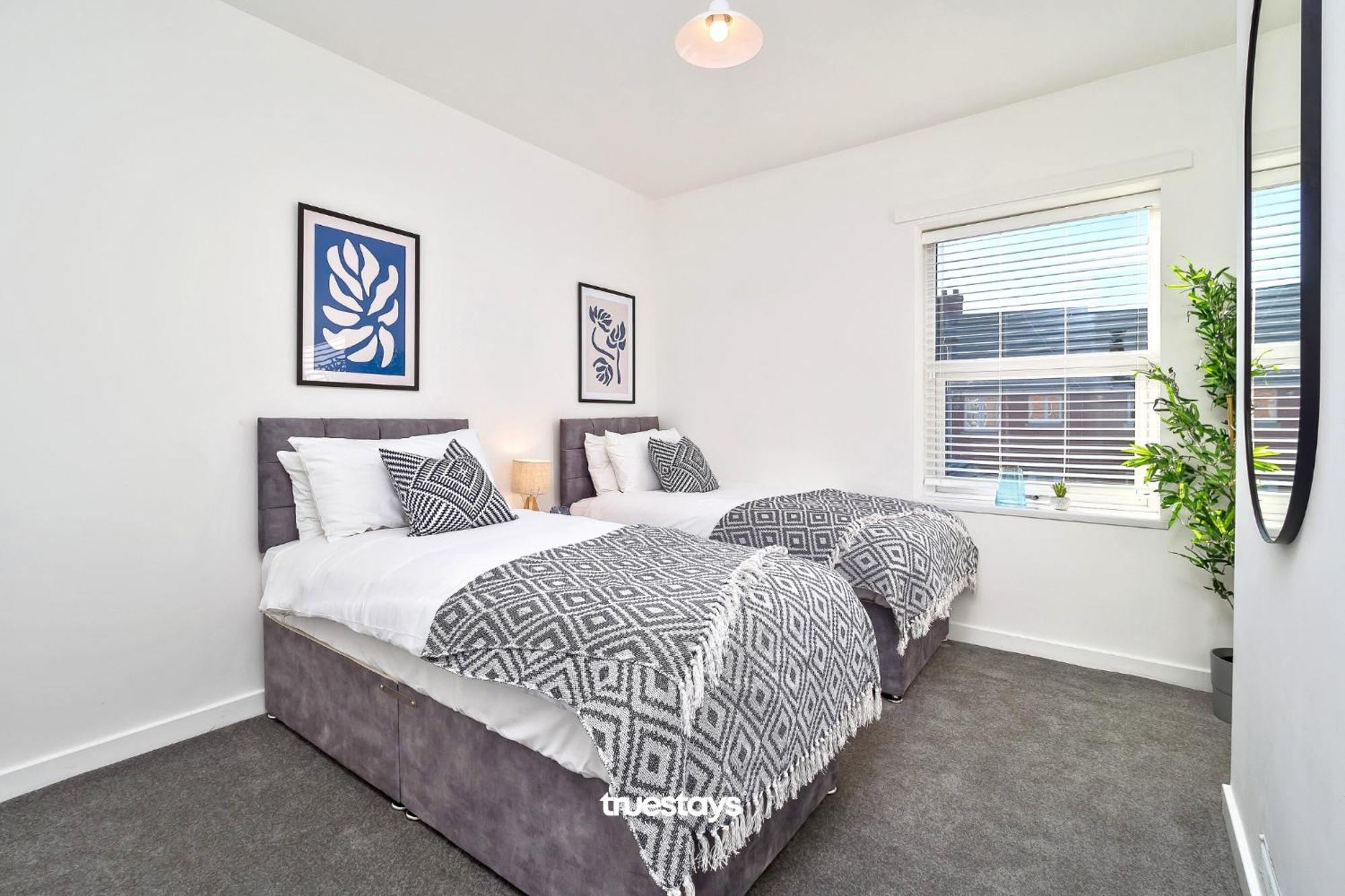 Nursery House By Truestays - 3 Bedroom House In Stoke-On-Trent מראה חיצוני תמונה