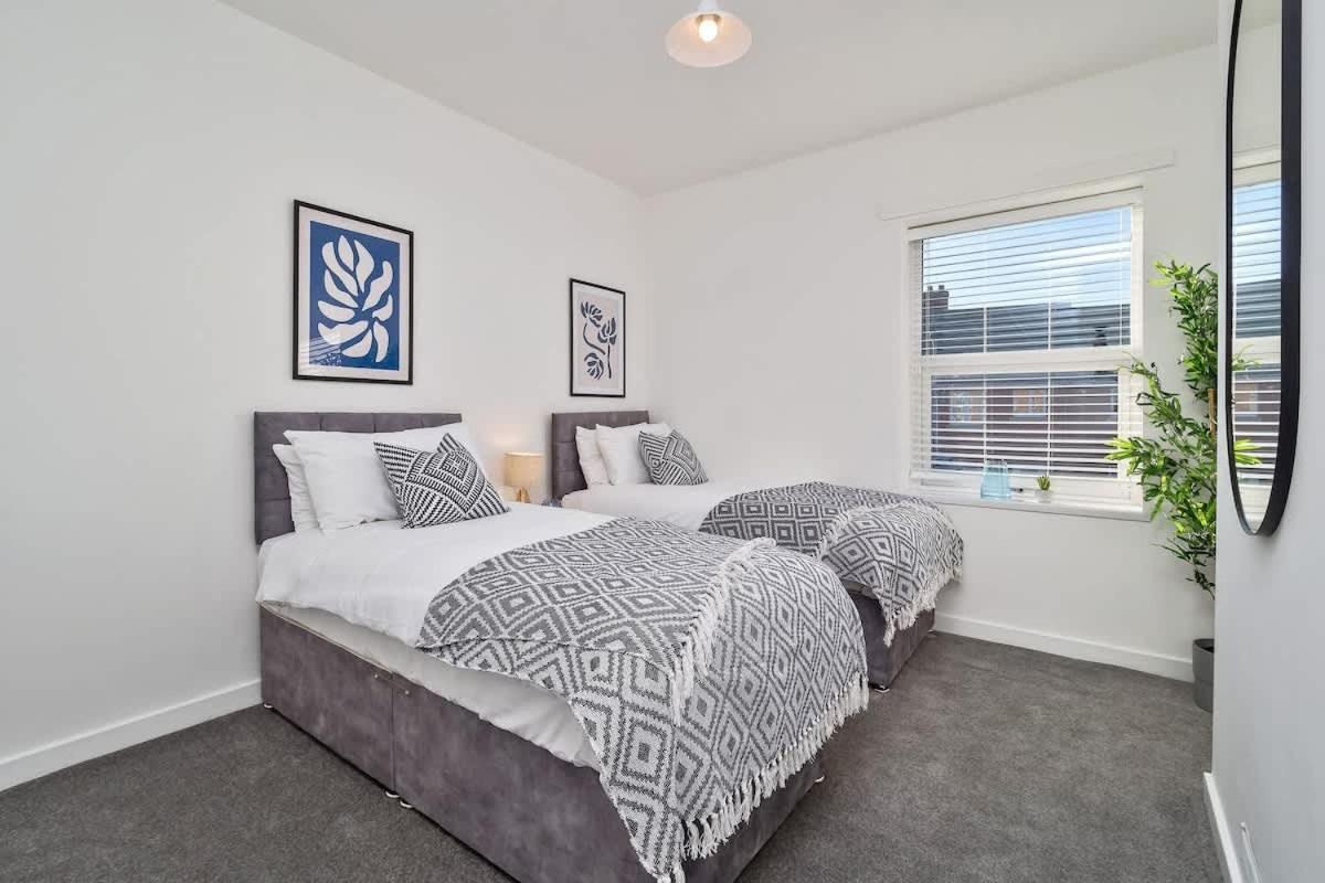 Nursery House By Truestays - 3 Bedroom House In Stoke-On-Trent מראה חיצוני תמונה